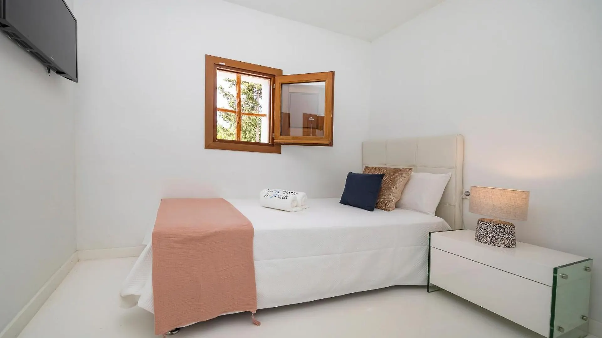 Villa Near Ibiza Town Sleeps 11 To 13 Guests Can Furnet Španělsko