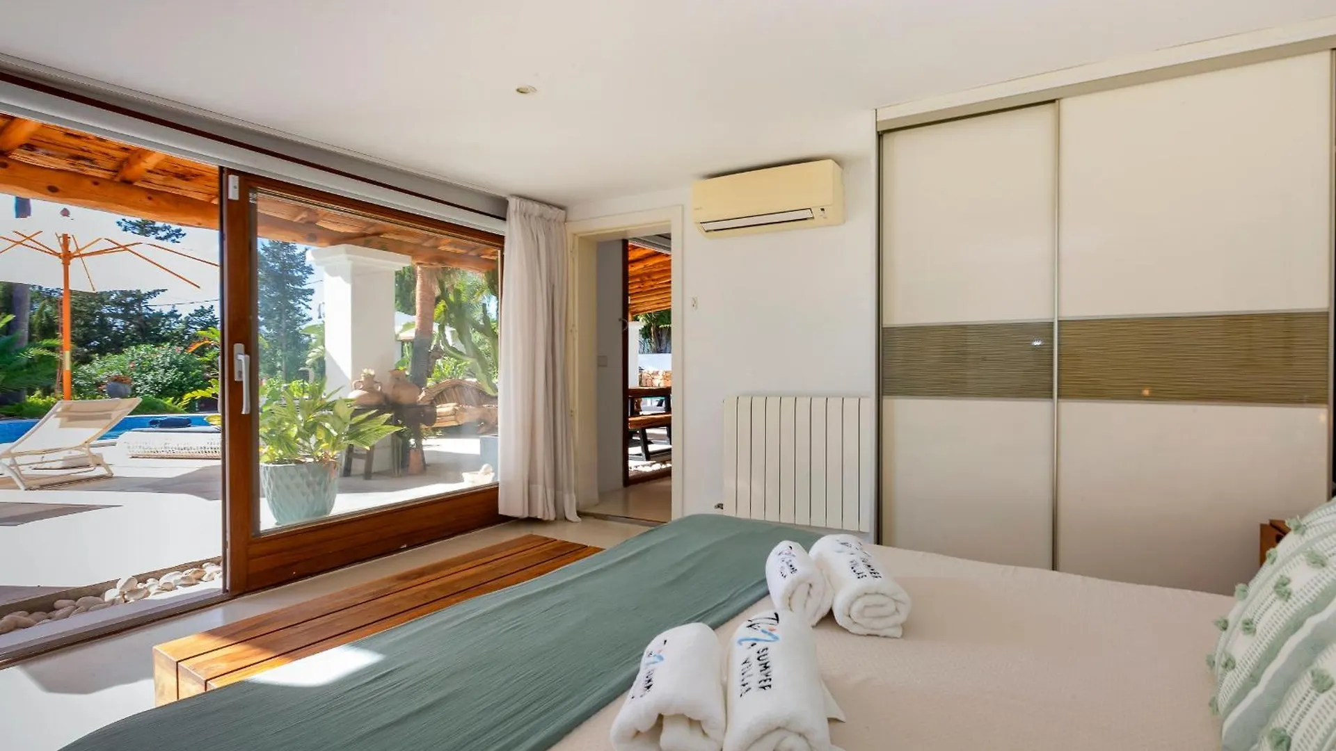 Villa Near Ibiza Town Sleeps 11 To 13 Guests Can Furnet Španělsko