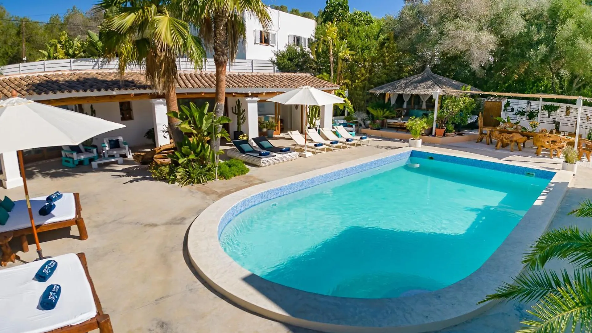 Villa Near Ibiza Town Sleeps 11 To 13 Guests Can Furnet