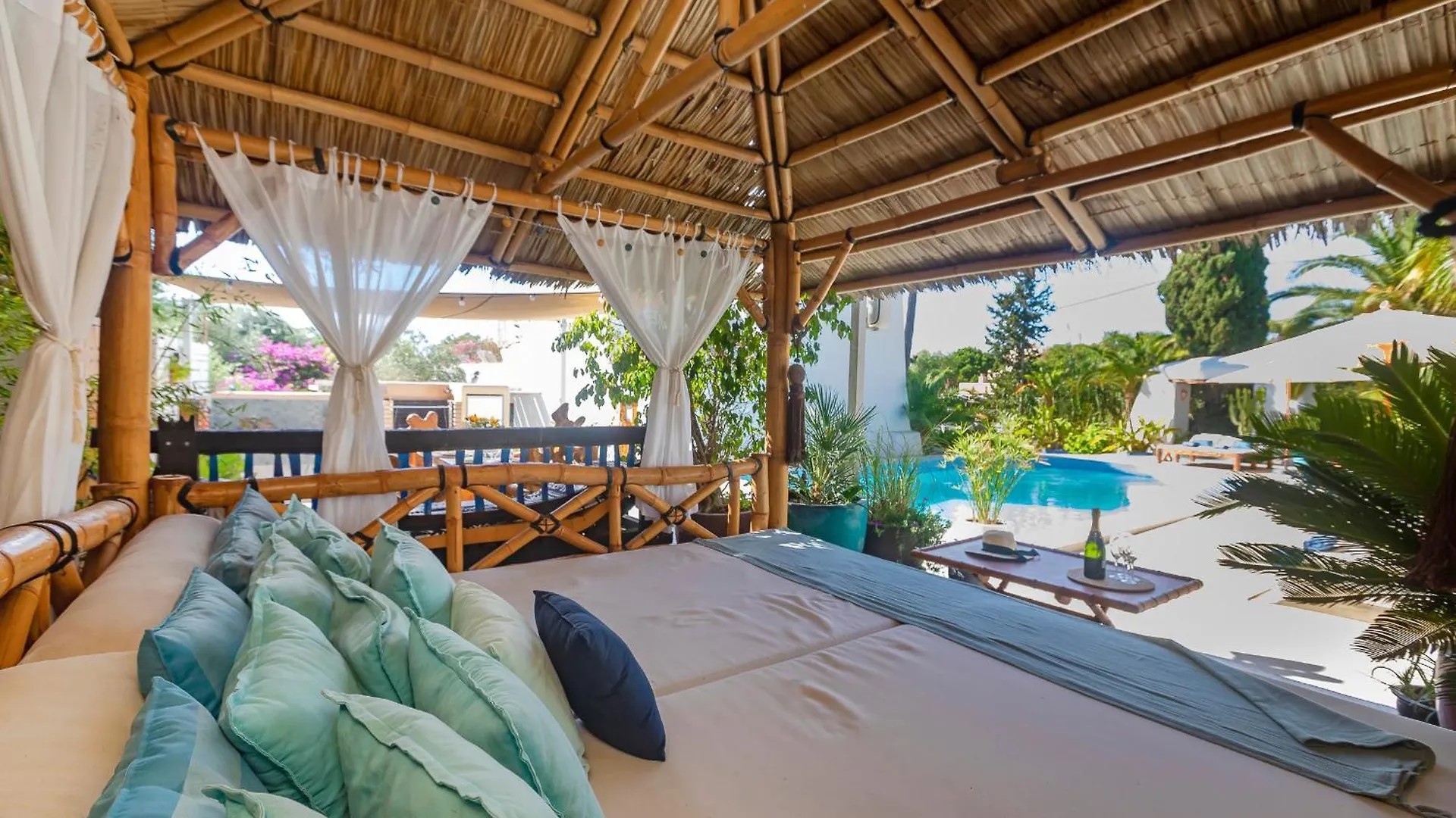 Villa Near Ibiza Town Sleeps 11 To 13 Guests Can Furnet
